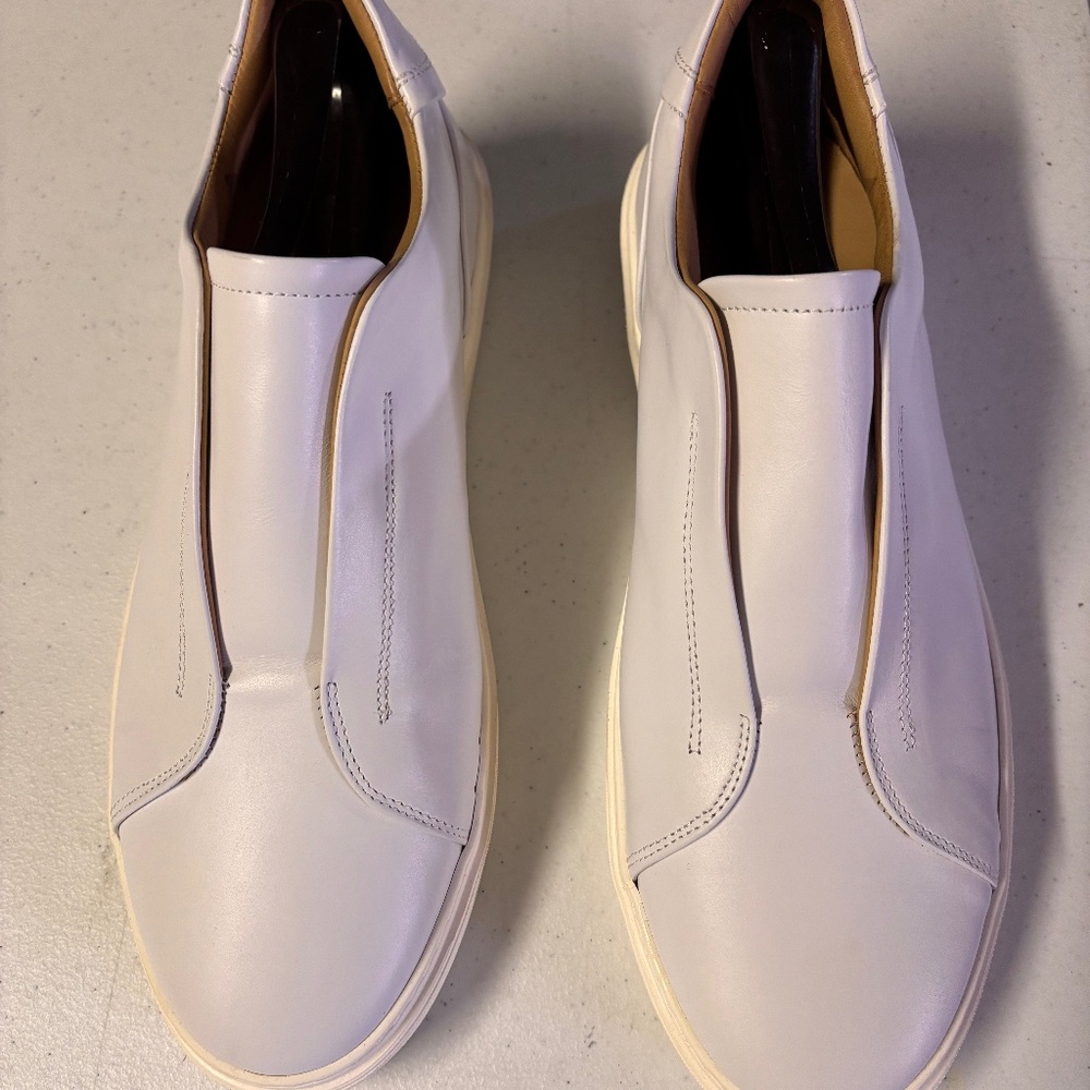 Good condition mens size 10 Ace Marks fashion slip on leather sneakers